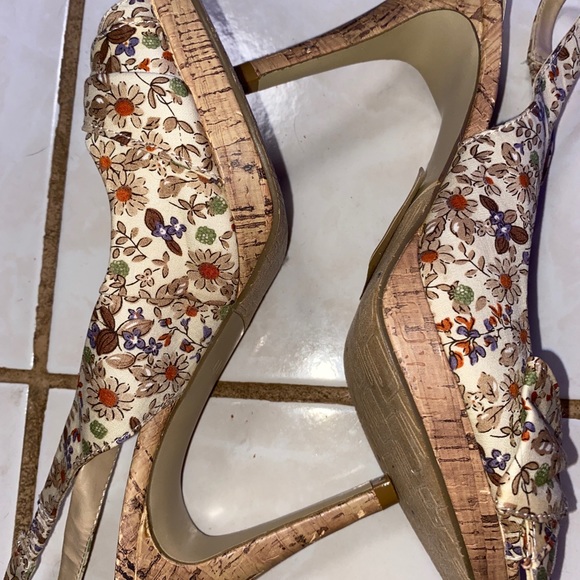 Unisa pumps size 8M Worn once - Picture 3 of 3